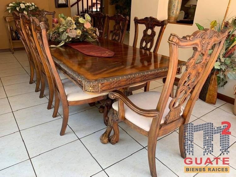 Casa de 293 m2 de construcción, en Venta Zona 16