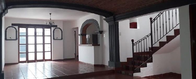CASA EN RENTA EN EL ESPIRITU SANTO (SIN MUEBLES)