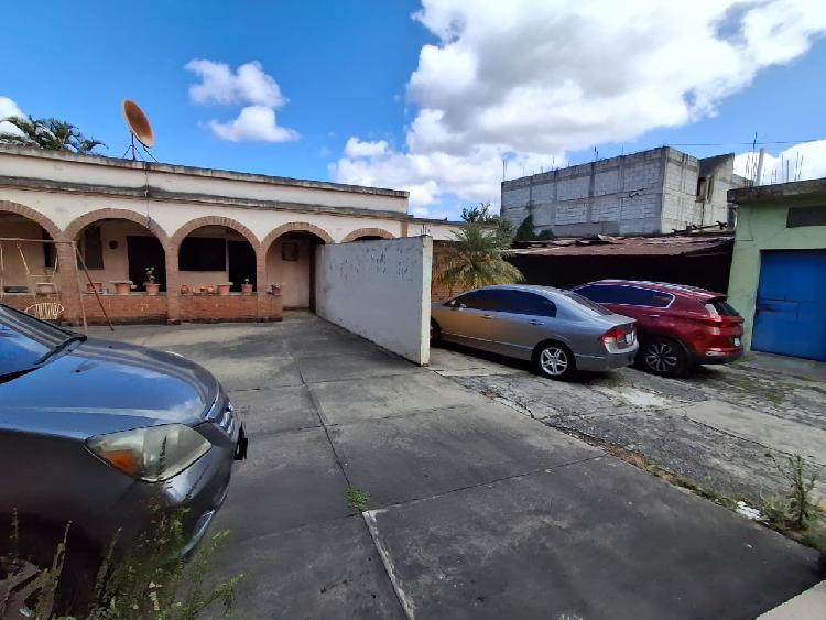 TERRENO CON CONSTRUCCIÓN PARA DEMOLER EN VENTA ZONA 6, - 1