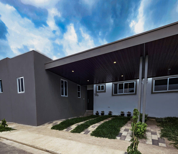 Casa en venta a 25 minutos de Surfcity