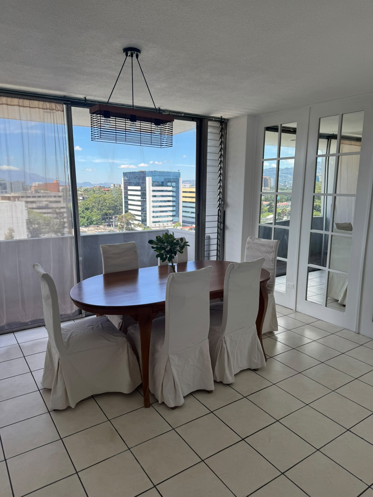 Apartamento Amueblado en Renta en zona 9