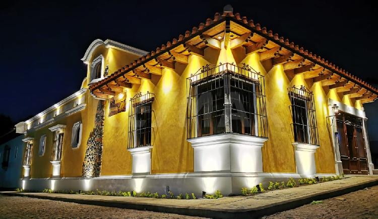 HERMOSA CASA EN VENTA CERCA DE ANTIGUA