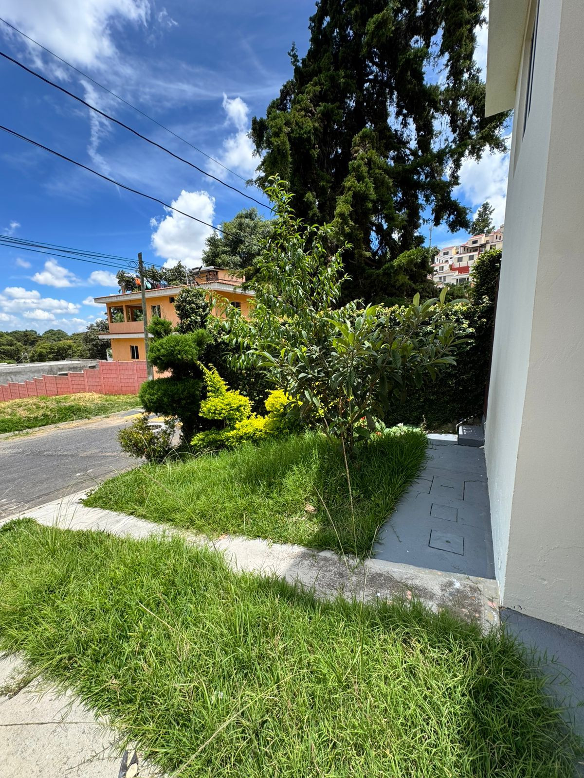 Casa con acabados de lujo Res. Bosques del Mirador