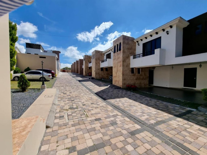 CASA CONDOMINIO EXCLUSIVO SANCRISTOBAL  