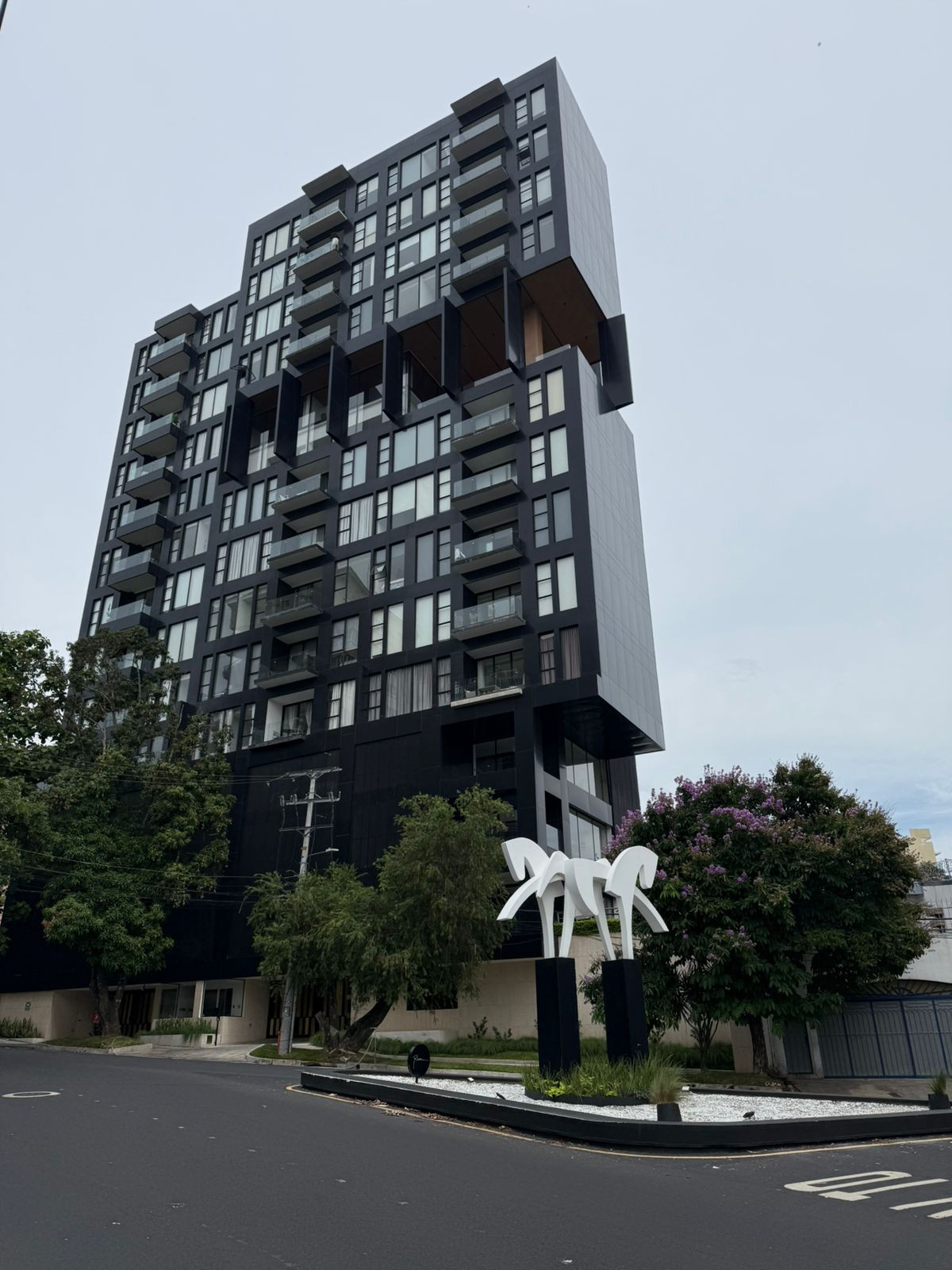 Apartamento en alquiler con linea blanca en San Benito