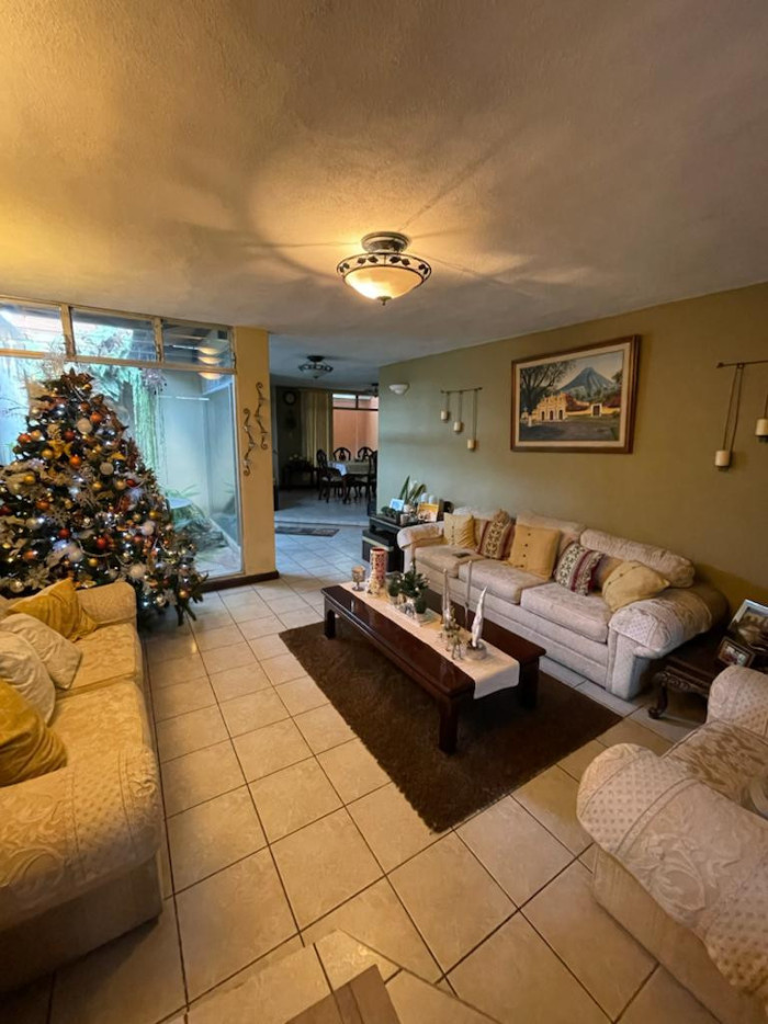 CASA EN VENTA SAN MIGUEL PETAPA, JUNTO A LA VAS!!! 