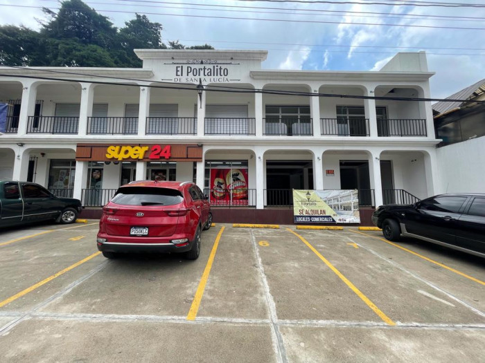 Locales en #Renta, Plaza el portalito 
