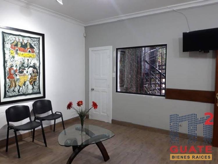 Clínica de 80 m2 de construcción en Renta, Zona 10