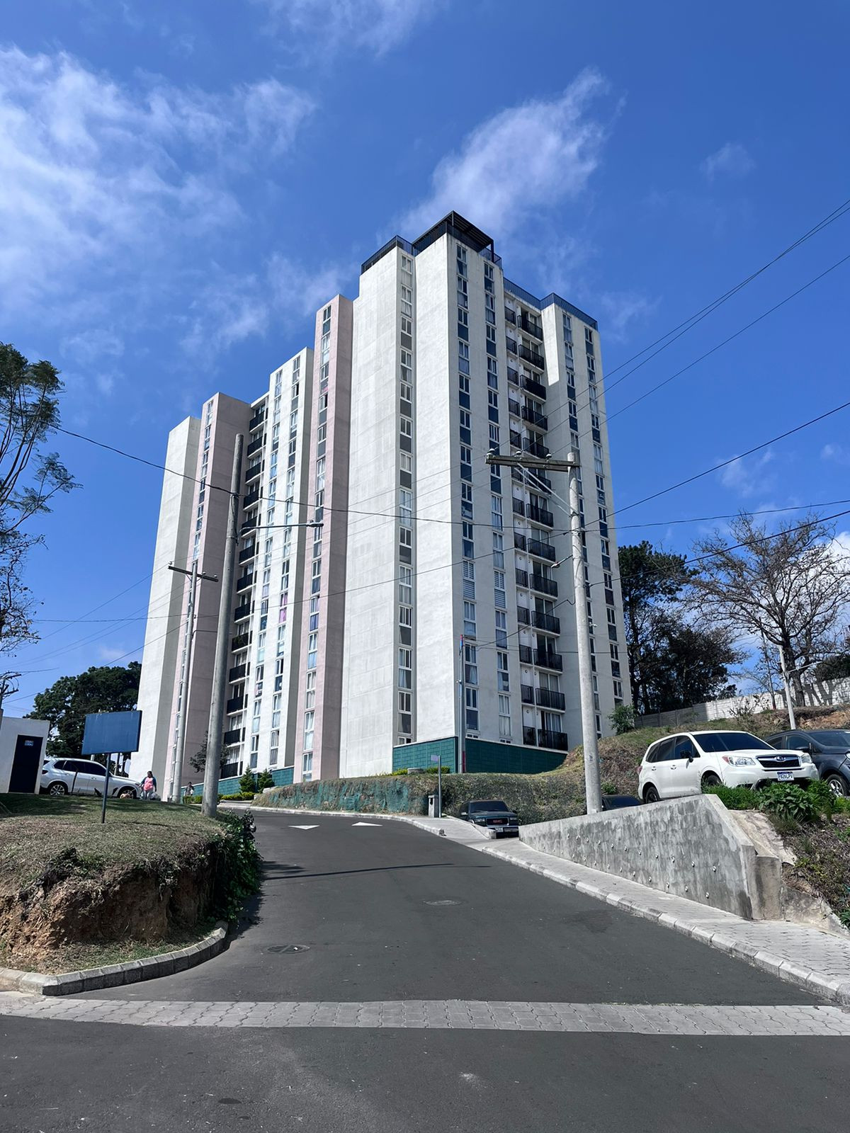 Apartamento en Renta Edificio AMI zona 10 de mixco