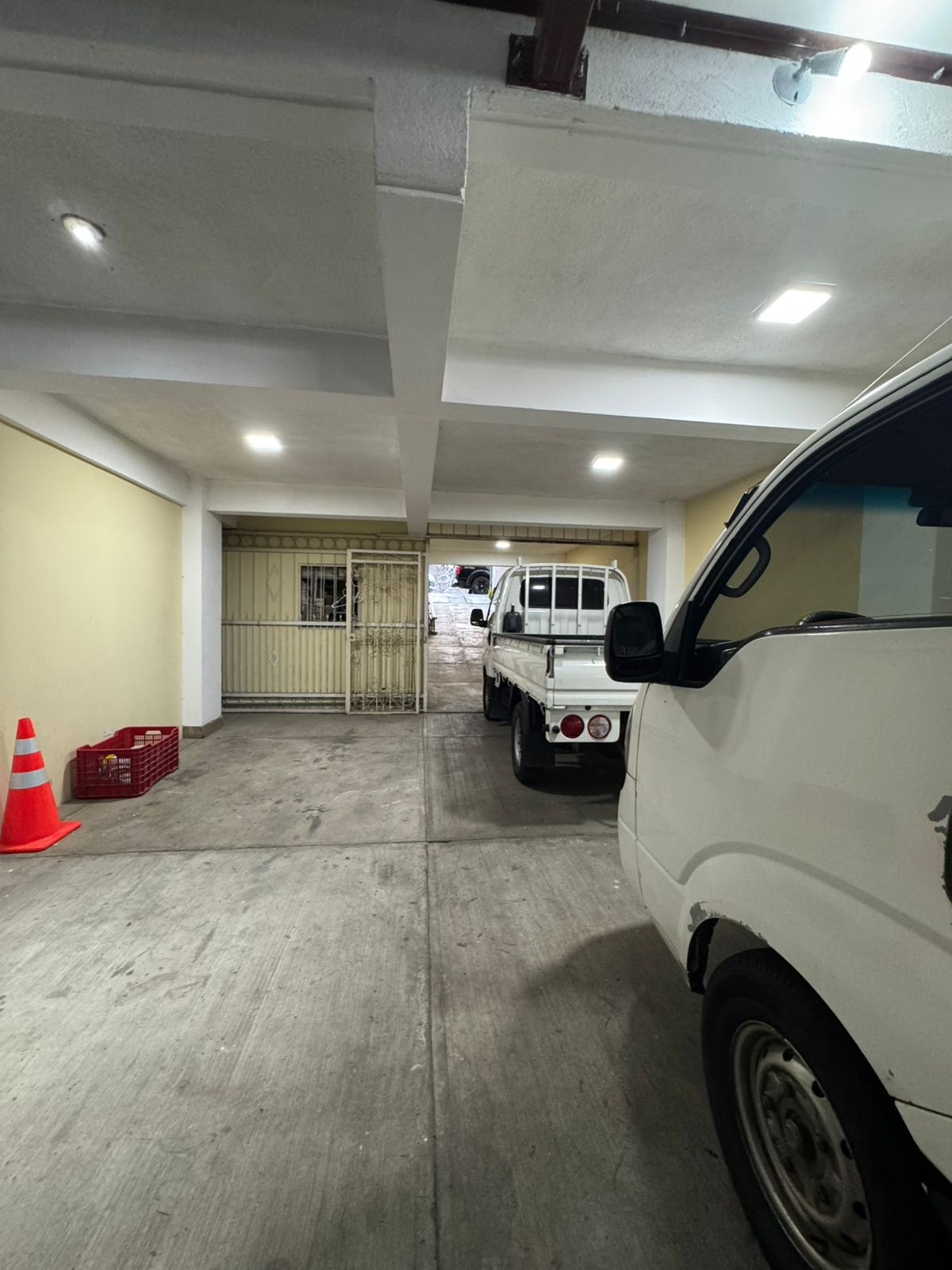 VENDO HERMOSA PROPIEDAD EN LOMAS DEL BOSQUE MANZANA A