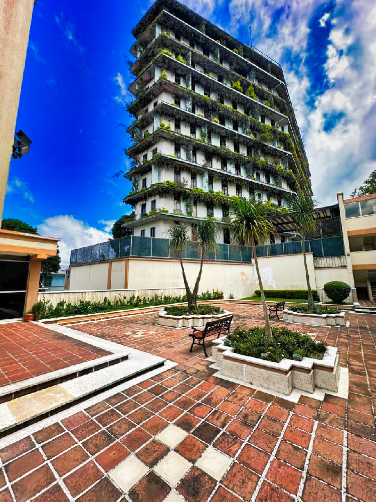 Apartamento Tipo Townhouse de 2 Niveles en Venta, Z10