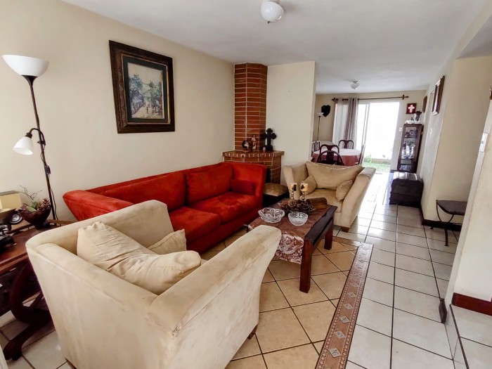 Venta de casa en Villa Montana Km. 18.8 San José Pinula