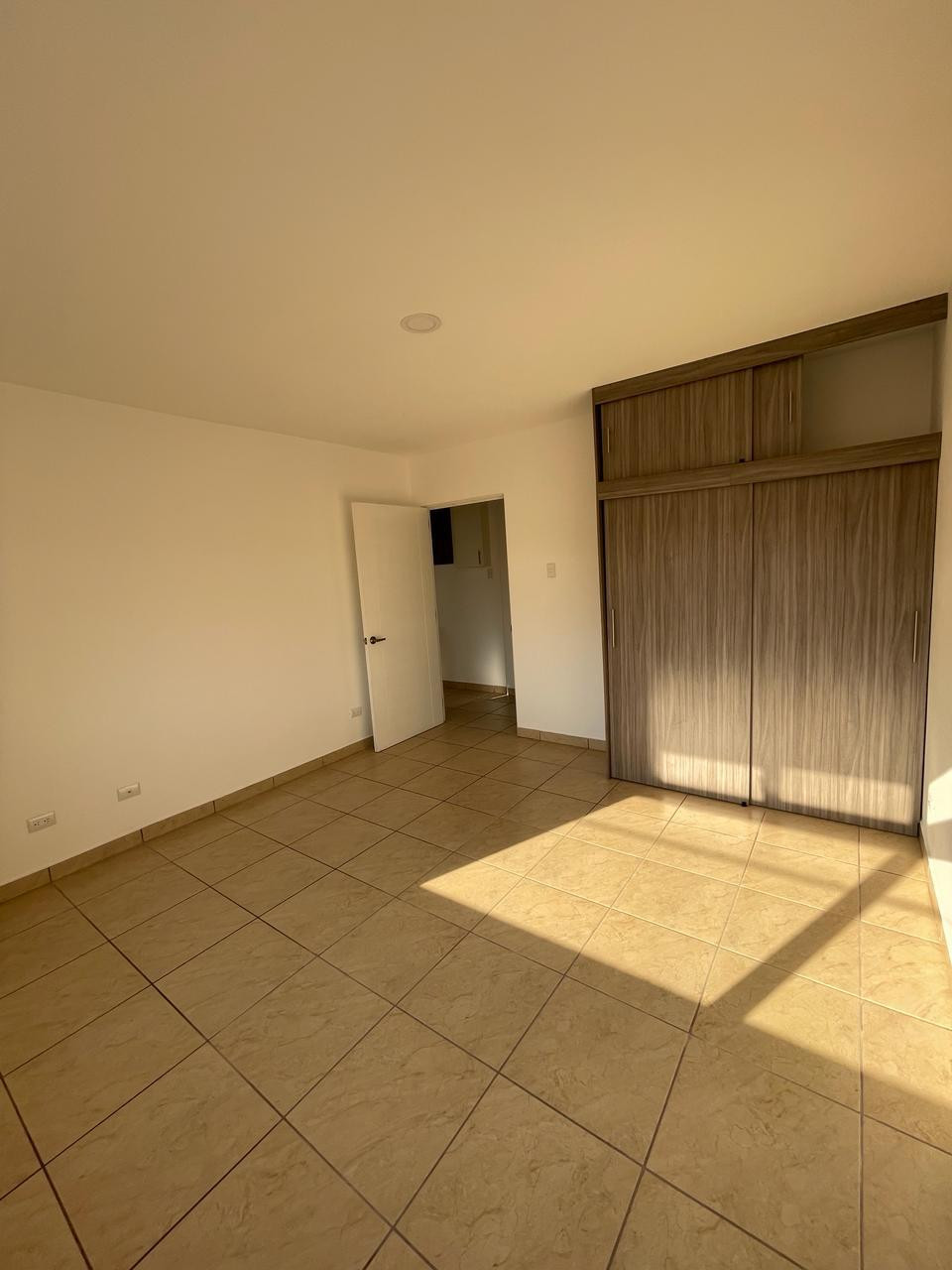 APARTAMENTO EN RENTA EN ZONA 10 