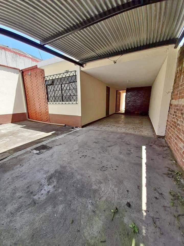 CASA EN VENTA EN LAS CHARCAS ZONA 11/FUERA DE GARITA 1 