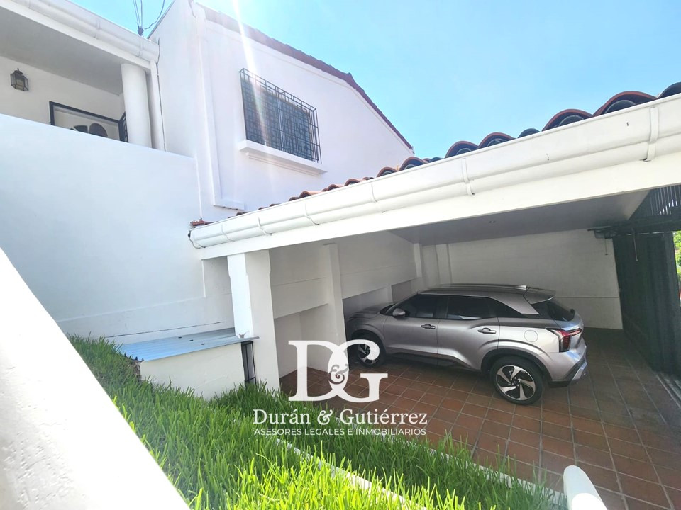 VENDO CASA EN CUMBRES DE LA ESCALÓN 
