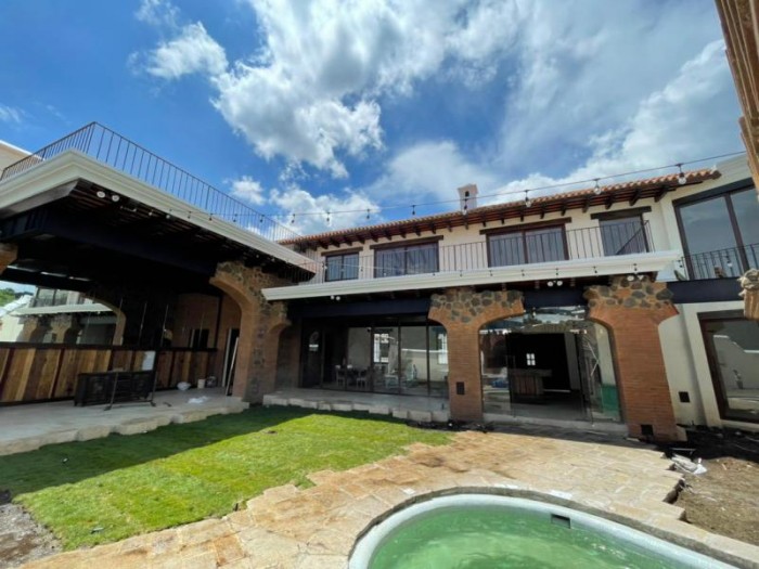 Terreno en Venta en Hacienda del Comendador - Image 1