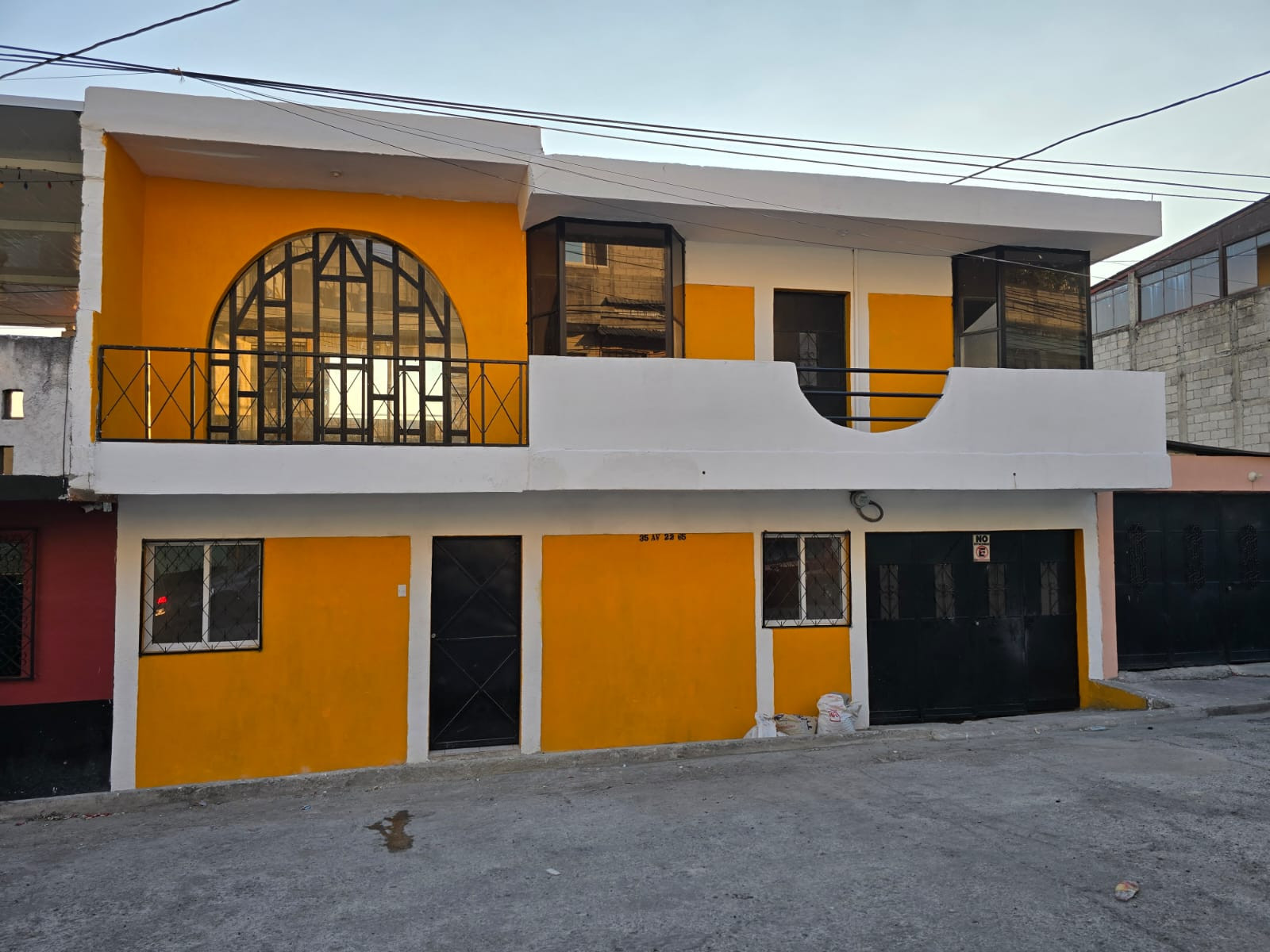 casa en venta zona 18 fuera de garita - 1