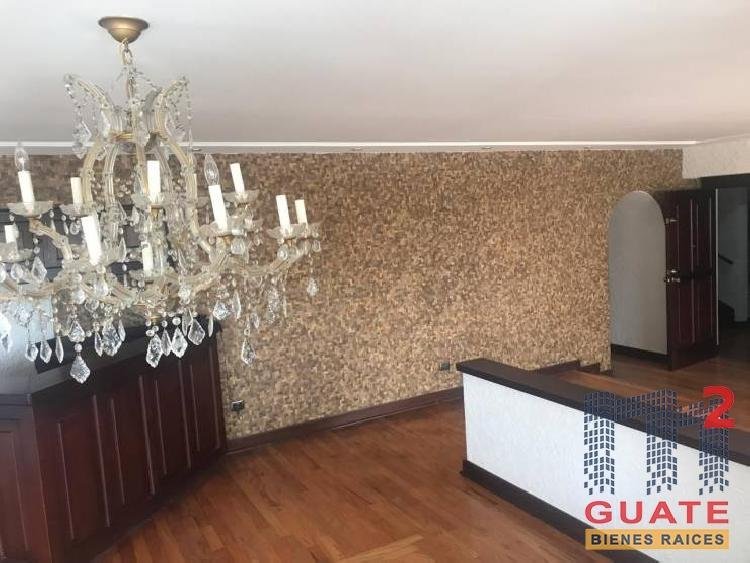 Apartamento de 275 m2 de construcción en Renta, Zona 14