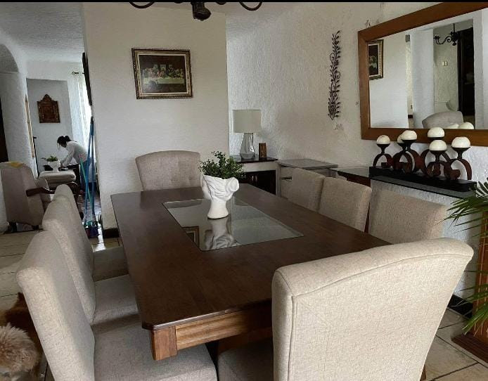 CASA EN VENTA / RENTA CONDOMINIO LAS MAJADITAS ZONA 11 