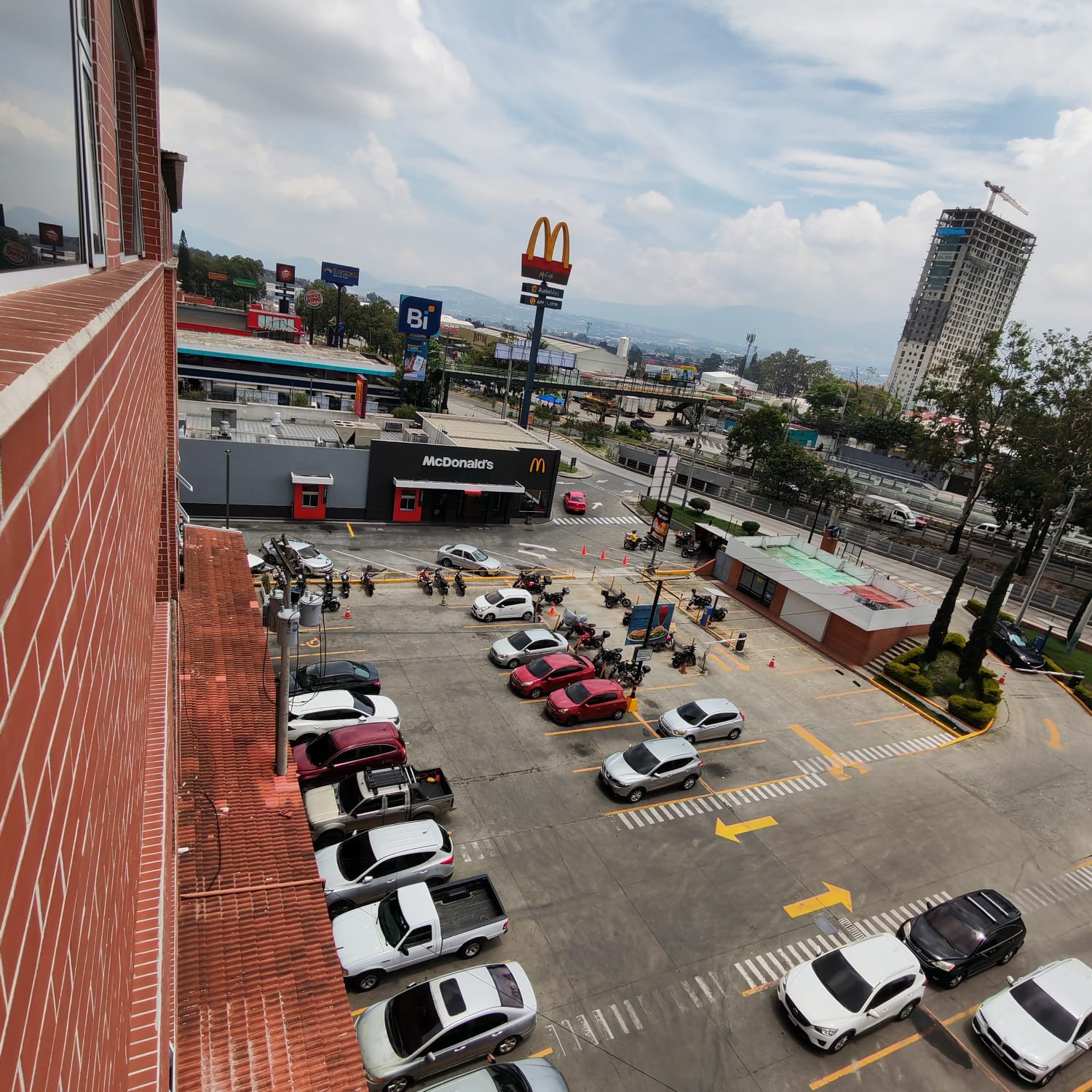 Rento Local Comercial el Plaza Canadá 