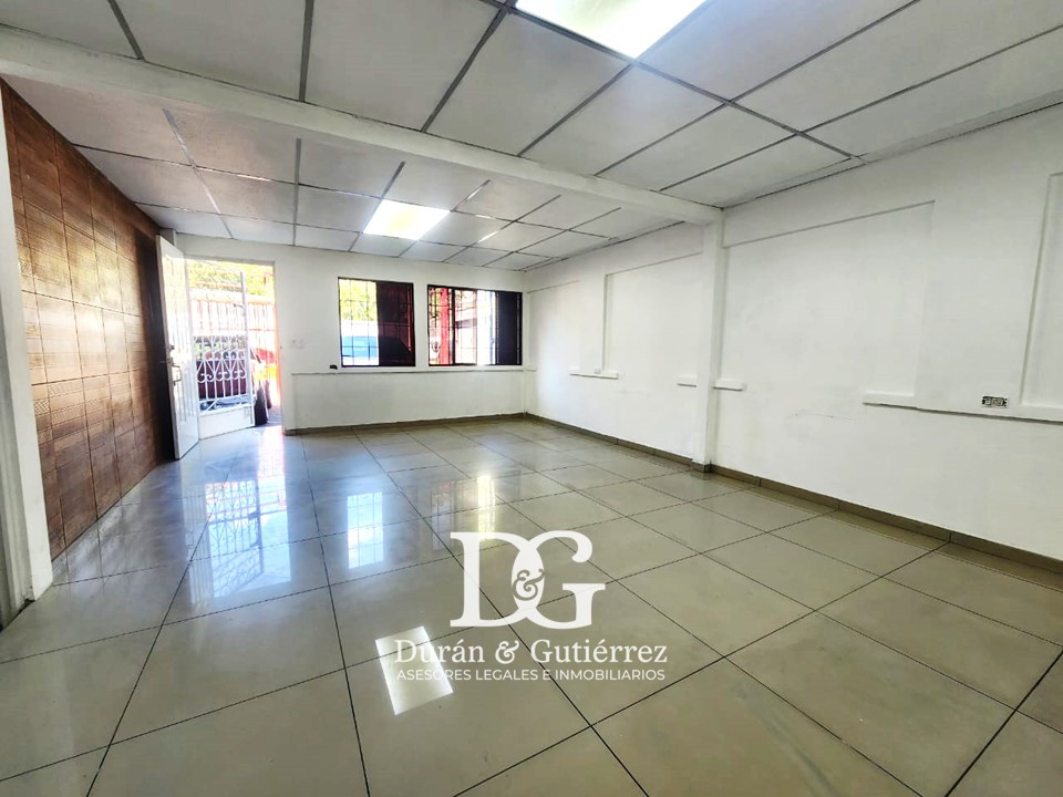 ALQUILO LOCAL SOBRE 75 AV. NORTE (ZONA MIRALVALLE)