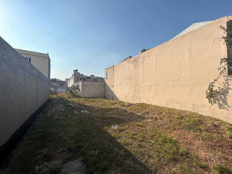 Vendo terreno en hacienda real zona 16