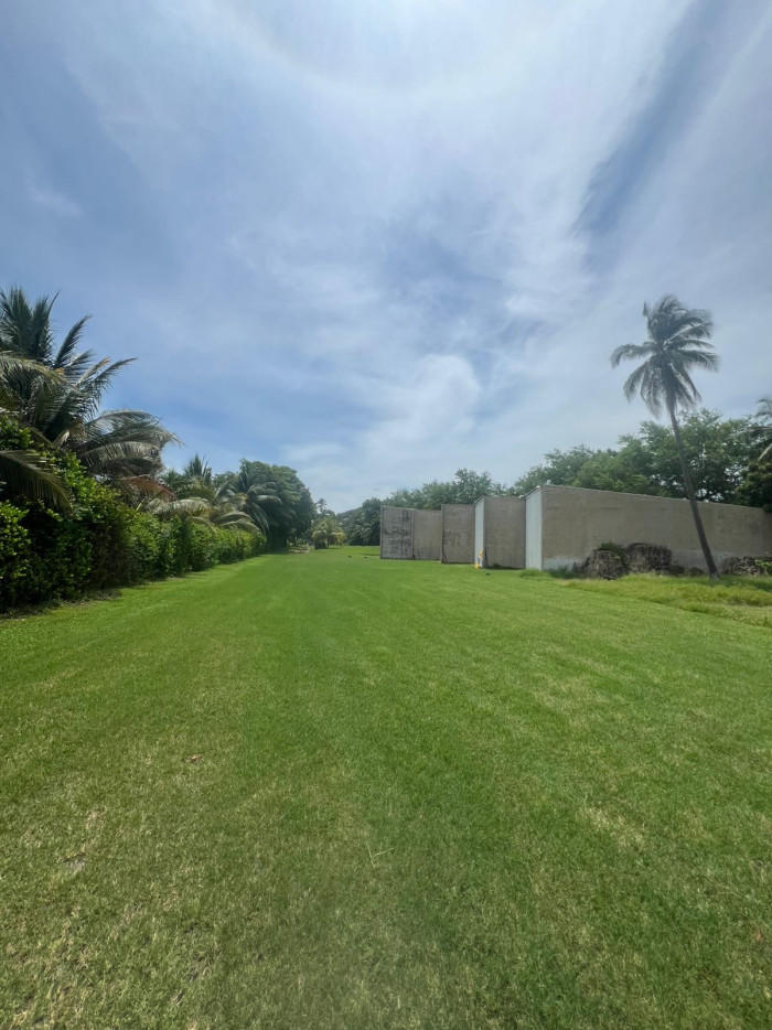 Terreno en venta en Costa del Sol con acceso al estero