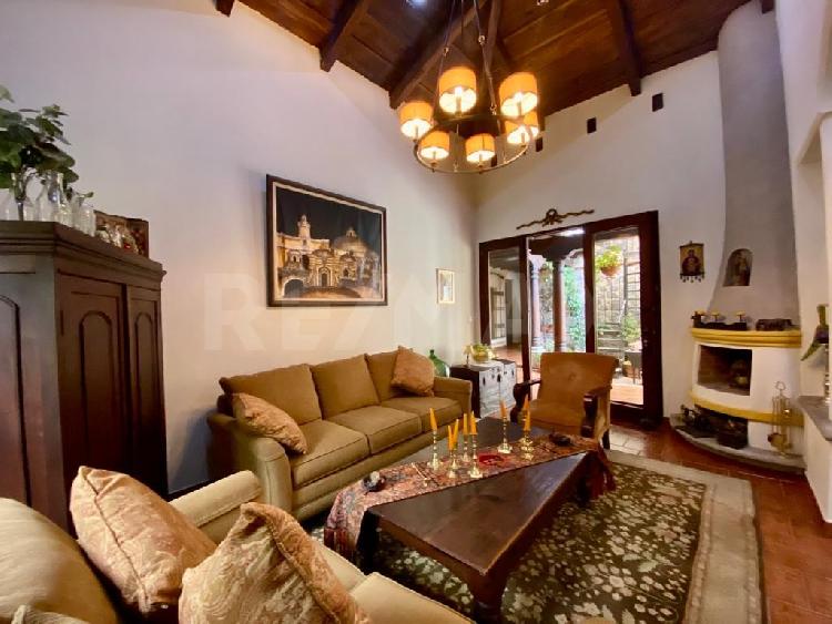 Espectacular Propiedad en Venta en Antigua Guatemala