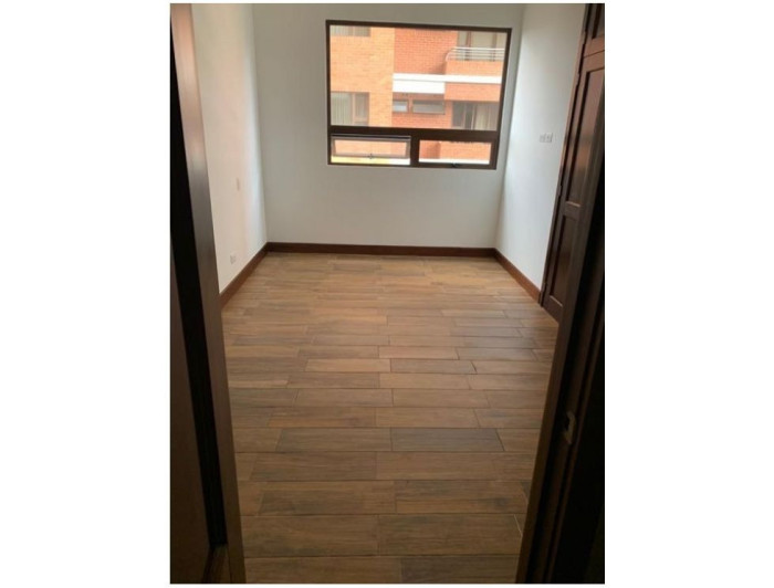 APARTAMENTO ZONA 10 (FONTABELLA) 