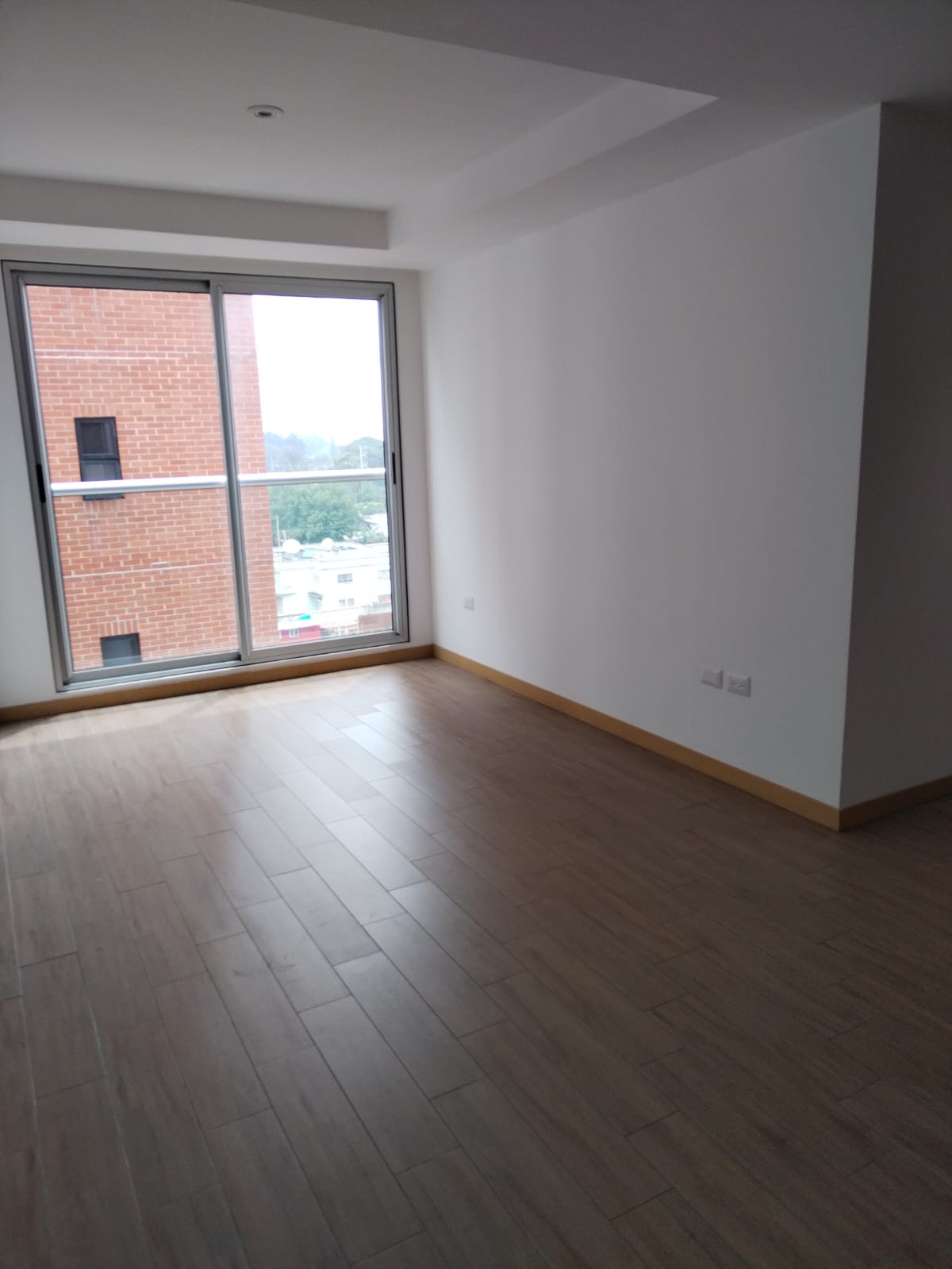En Renta apartamento 3 habitaciones zona 10 Cityhaus - Image 1