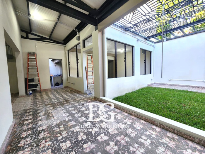 ALQUILO CASA EN REMODELACIÓN EN LA RÁBIDA