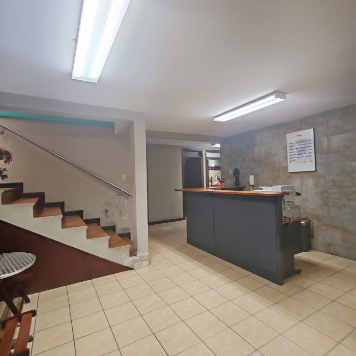 Casa en renta para oficinas en zona 15 el maestro 2