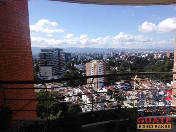 Apartamento de 218 m2 de construcción en Renta, Zona 15