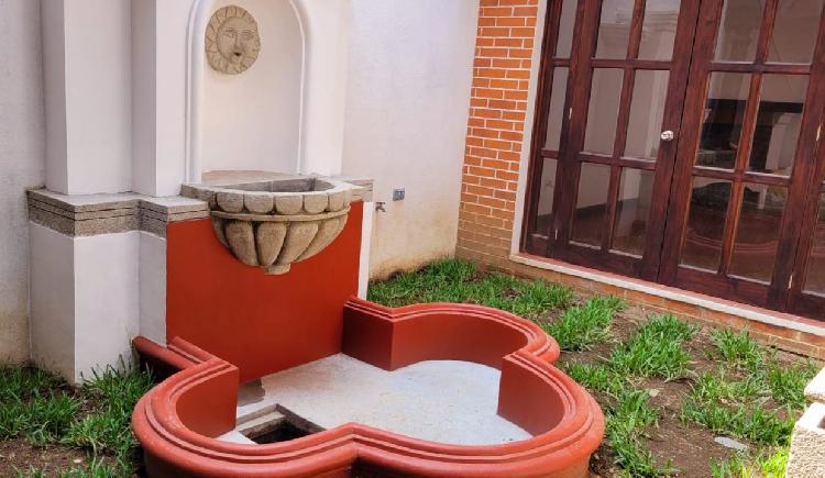 HERMOSA CASA EN VENTA EN EL AREA DEL CALVARIO