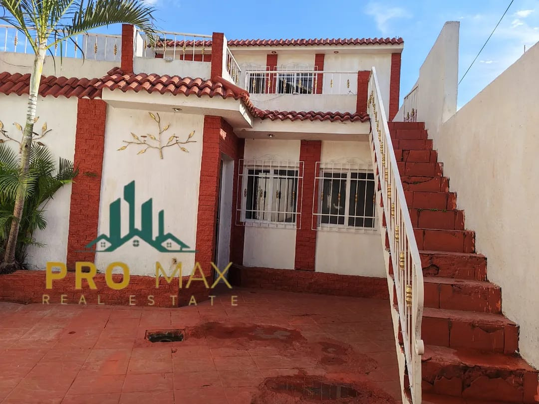Vendo Casa grande en Prados de Villa Hermosa S.M.P