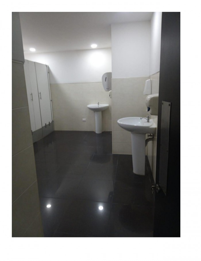 Oficina Comercial en  Renta en zona 9 Guatemala - Miniatura 9