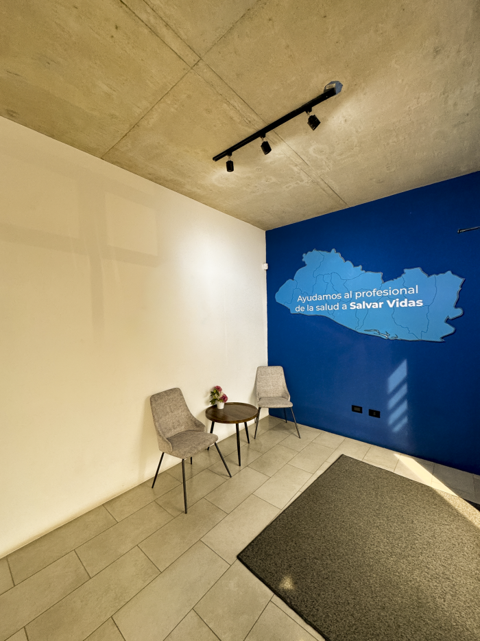 Ofibodega en venta por Redondel Integración alquilada - 2