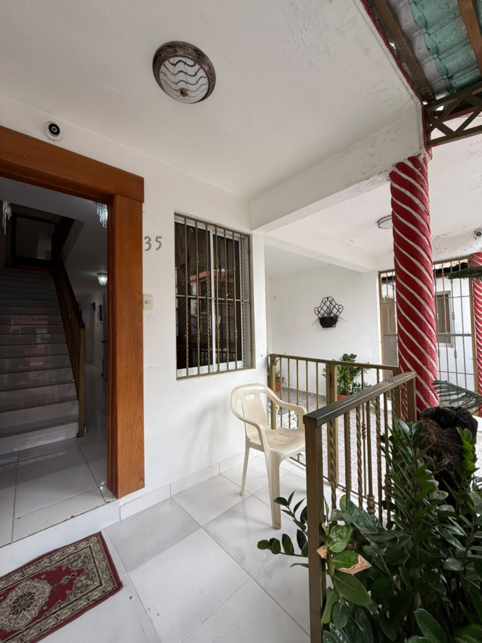 VENTA DE CASA EN BUENOS AIRES CON 5 HABITACIONES - 2