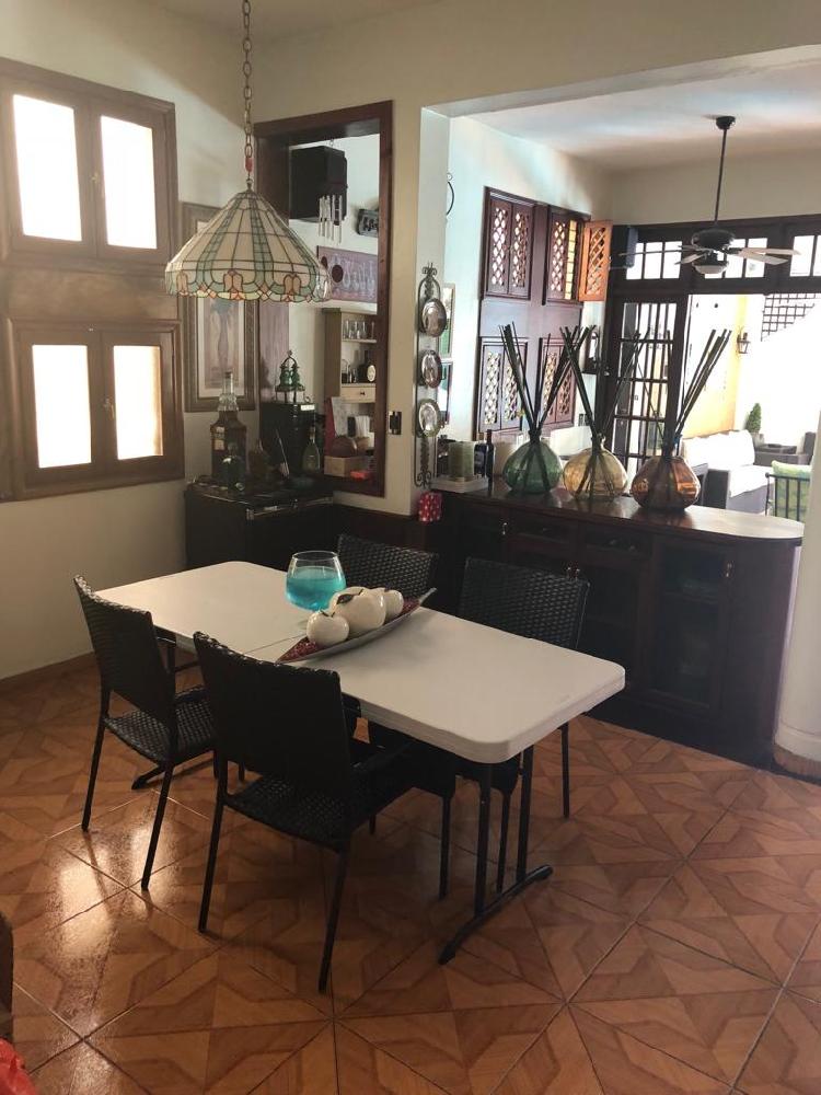 VENTA CASA CON PISCINA EN EXCLUSIVO SECTOR DE SANTIAGO — foto 3