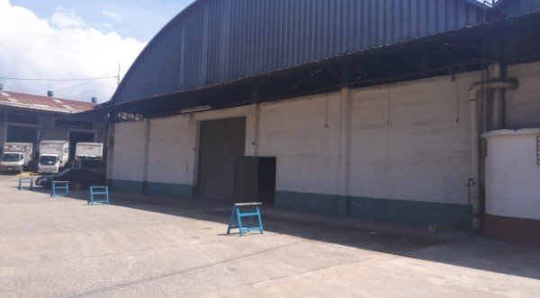 AMPLIA BODEGA EN RENTA-EL NARANJO 1,994 M2 — foto 2