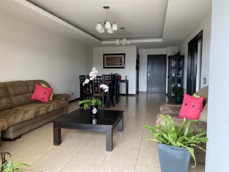Venta de apartamento en Edificio Mirage, zona 11 - Image 2