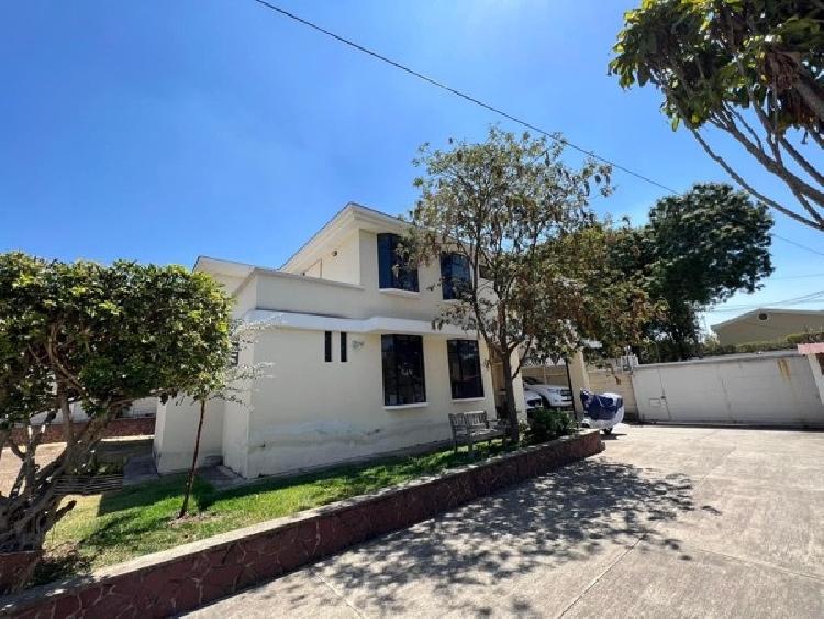 Vendo casa y terreno (juntos) en San Cristobal, z8 mixc — foto 3