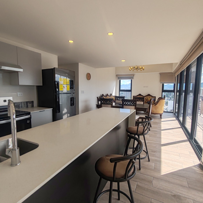 Apartamento Amueblado en Renta en Zona 11 Altaire - Miniatura 2