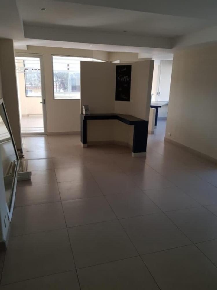 LOCAL COMERCIAL EN VENTA / RENTA EN ZONA 9 - 3