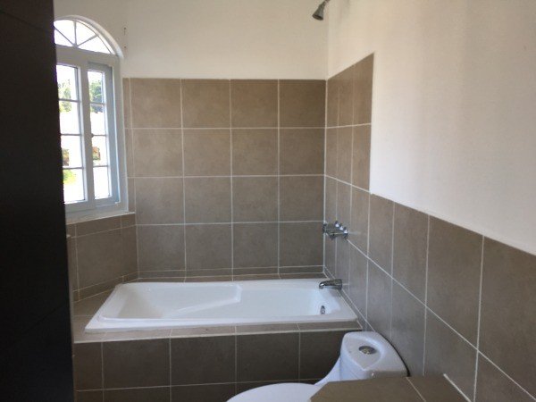 CASA EN REMATE BANCARIO!! Exclusivo Carr. Salvador — foto 13