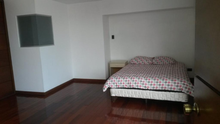 Apartamento amueblado en renta en la zona 13 — foto 5