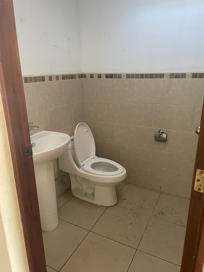 Casa en RENTA, San Jorge zona 11 - Image 4