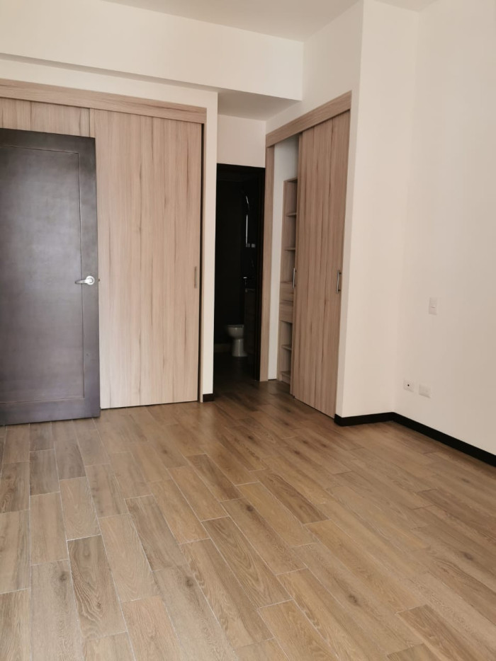 Plus Real Estate renta apartamento en zona 14
