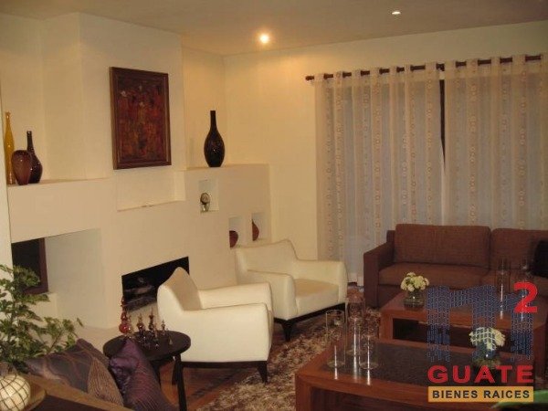Casa de 1000 m2 de construcción en Venta, Santa Catarin