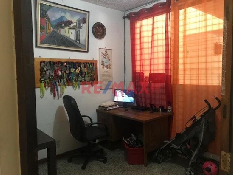 Casa en Venta, Residencial Iruña Zona 17 - 7